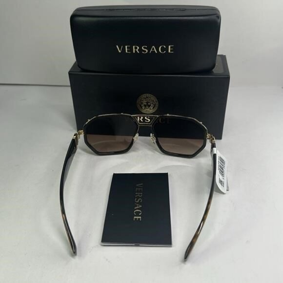 - 💯- New Authentic Versace Brown Gradient Geometric Sunglasses VE2228 1002… - Picture 16 of 16